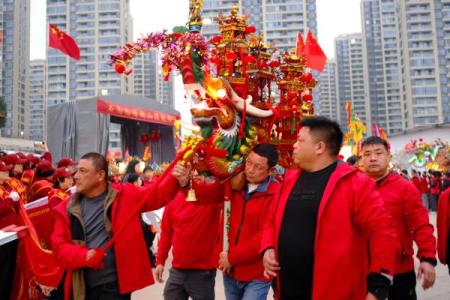 传统民俗闹元宵 传统民俗闹元宵吃什么