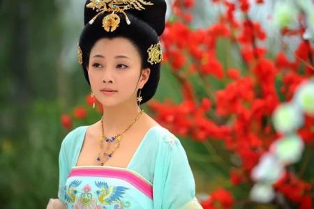 天生很妩媚的八字,必出大美女八字