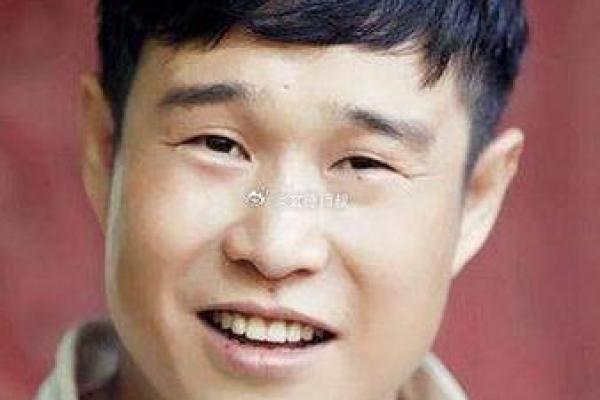 八字眉男生面相