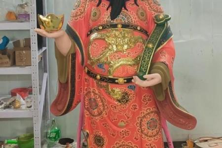 家里供奉的财神爷周围不能放什么