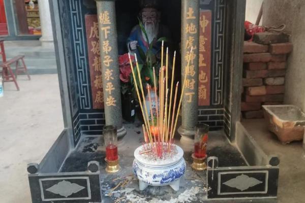 土地公灵签抽工作