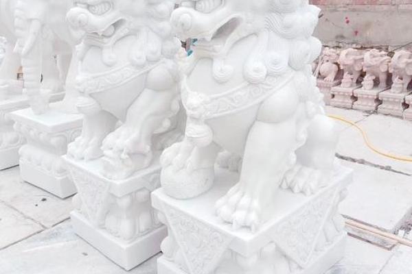 商业风水引财气，石狮子的讲究
