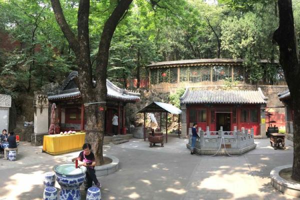 潭柘寺算命