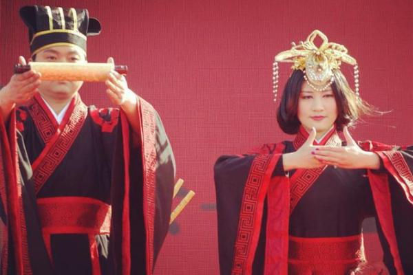 能嫁给帅哥的女生八字