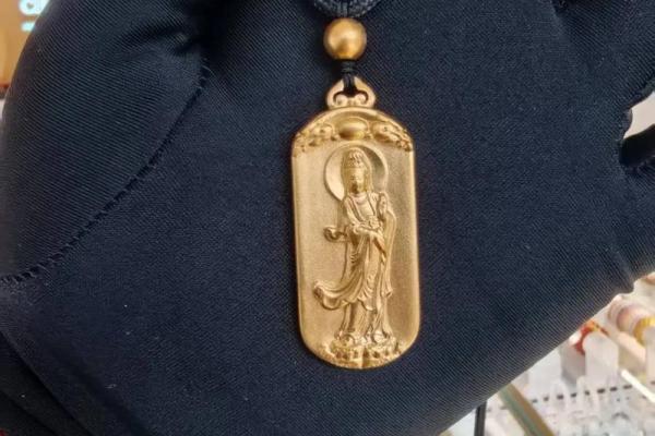 男士佩戴观音吊坠需要忌讳哪些方面呢