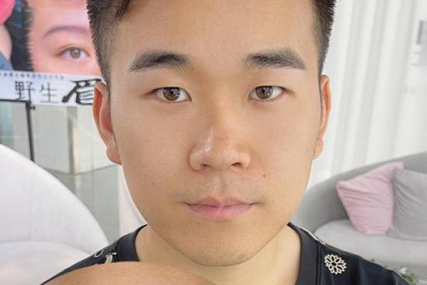 眉毛看相：八字眉的男人命运如何