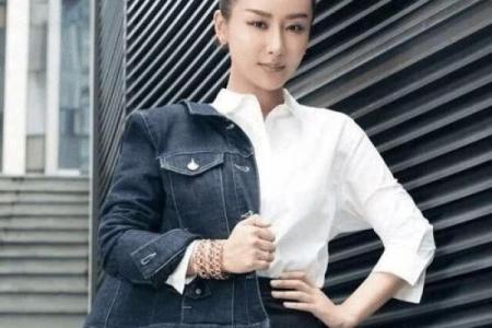 杨紫突破自我尝试新风格，把头发扎成“窜天猴”，八字眉瞬间黑化