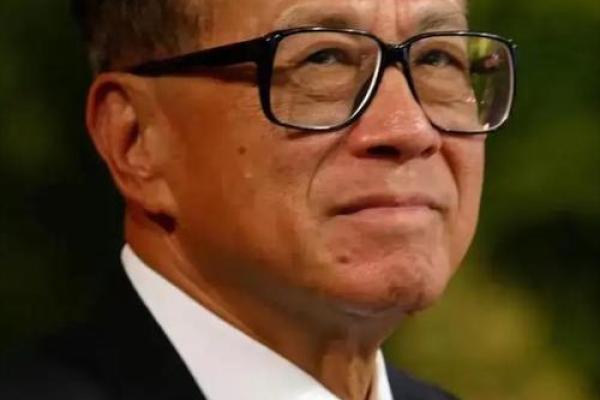 李嘉诚的八字是什么格局