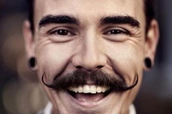 男人八字胡 男人八字胡