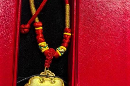 新生儿长命锁一般由什么人送风水