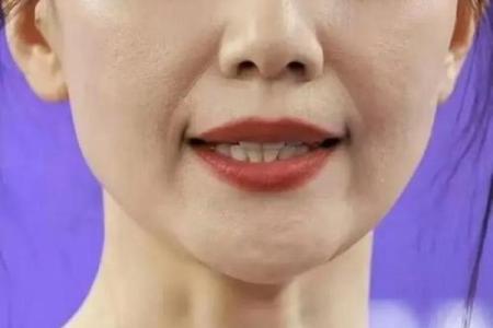 八字纹的女人是穷相吗？