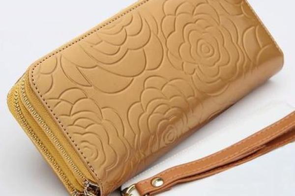 风水女人钱包用什么颜色好聚财 风水女人钱包用什么颜色好聚财