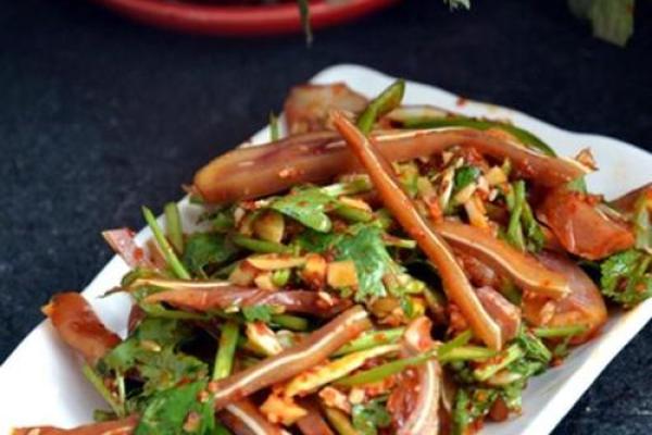 猪耳算命 猪耳算命