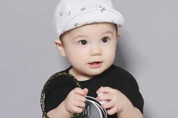 要怎么给上午11点出生的属牛男孩取名字姓名